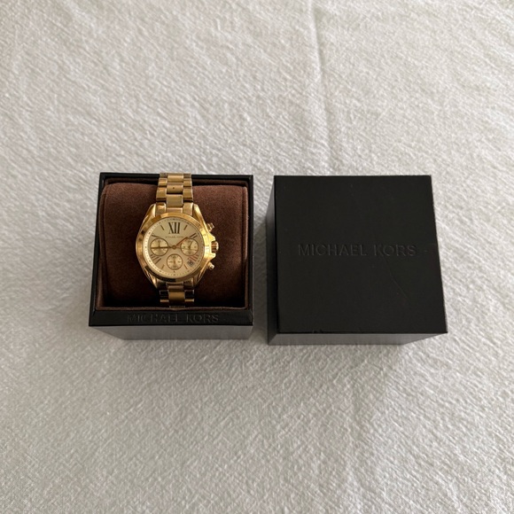 Michael Kors Bradshaw Gold Watch - Picture 3 of 8
